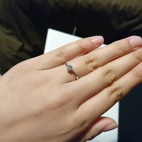 【俄(にわか)の口コミ】 お店の人がたくさんの指輪を見せてくださいました。
どれもとても良くて迷…