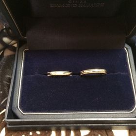【銀座ダイヤモンドシライシの口コミ】 色々なタイプのリングを見せてもらったけれど、元々ミル打ちのリングが気…