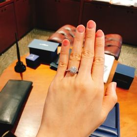 【銀座ダイヤモンドシライシの口コミ】 ハリーとカルティエも検討してましたが、ブランドを諦めれば、同じ予算で…