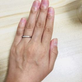 【エクセルコダイヤモンド(EXELCO DIAMOND)の口コミ】 手が小さく指が短いので、そんな私でも少しでも指輪が似合うように、華奢…
