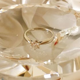 【アイプリモ(I-PRIMO)の口コミ】 店員さんがいろいろと種類を出しアドバイスをしてから席を外してくれたの…