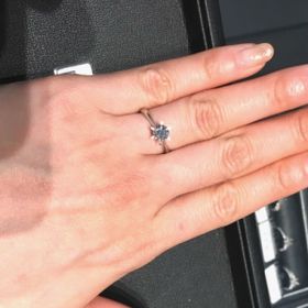 【エクセルコダイヤモンド(EXELCO DIAMOND)の口コミ】 大きな一粒ダイヤモンドリングとパヴェのタイプで悩んだのですが、最終的…