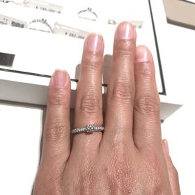 【MIKIMOTO(ミキモト)の口コミ】 真ん中のダイヤは0.25ctくらいでした。4本爪で止まっているので小さめに見…