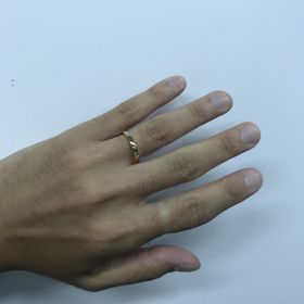 【Preuve(プルーヴ)の口コミ】 ゴールドの結婚指輪がなかなか無くて探していたら、ちょうどいいデザイン…
