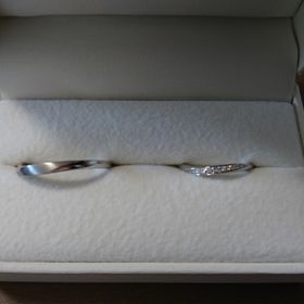 【et.lu(エトル)の口コミ】 シンプルでキラキラした指輪が良かったのと、ウェーブのタイプを探してい…