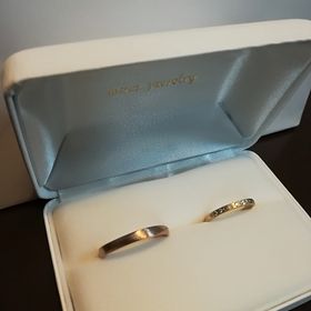 【mina.jewelry(ミナジュエリー)の口コミ】 夫婦の好みが違ったので、オーダーメイドできるところを探してました。色…