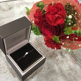 【アイプリモ(I-PRIMO)の口コミ】 ダイヤがキラキラしていて彼女にきっと似合うと思い決断しました。
価格も…