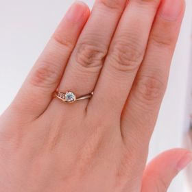 【アイプリモ(I-PRIMO)の口コミ】    他にはないデザインが気に入りました！
途中で色が変わるところと小さ…