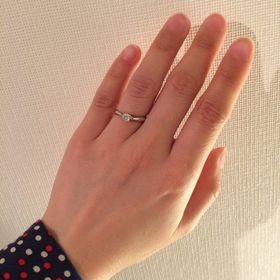 【ラザール ダイヤモンド(LAZARE DIAMOND)の口コミ】 ダイヤの輝きが美しいことと、トーチと名前の付く4つ爪のリングのデザイン…