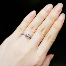 【ラザール ダイヤモンド(LAZARE DIAMOND)の口コミ】 どうしても指輪は自分で選びたく、後悔もしたくなかったので10件以上回り…