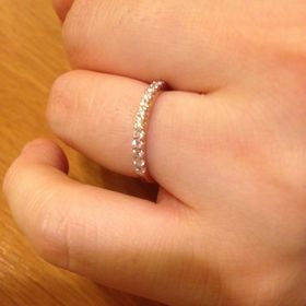 【ヴァンドーム青山(VENDOME AOYAMA)の口コミ】 ストーンが可愛くて、高く見えるのにお手頃でした。結婚指輪を高くするた…