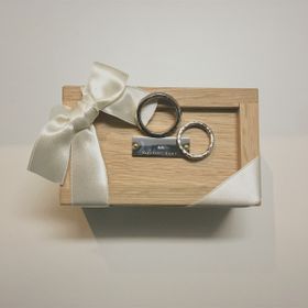 【e.m.の口コミ】 前から好きなブランドだったので、指輪を見に行ったのですが、叩き加工と…