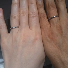 【アイプリモ(I-PRIMO)の口コミ】 旦那さんの指がゴツゴツしていたので、太めの指輪を、私はさりげなく光る…