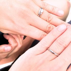 【銀座ダイヤモンドシライシの口コミ】 彼（現主人）が選んでくれた婚約指輪とセットになっている結婚指輪、また…