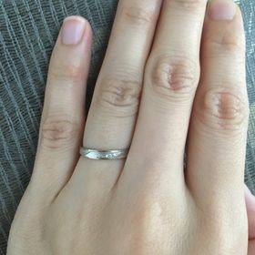 【insembre(インセンブレ)の口コミ】 斜めの線がとても綺麗に入っておりデザインが気に入ったため。また、無料…