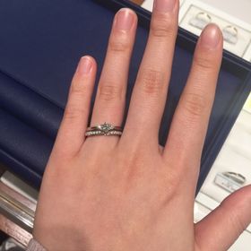 【銀座ダイヤモンドシライシの口コミ】 正直、最初は俄さんの花麗に惹かれており、ダイヤモンドシライシさんは見…