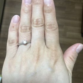 【銀座ダイヤモンドシライシの口コミ】 シンプルなデザインなので、歳を重ねても使えるものが欲しかった。店員さ…