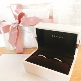 【アイプリモ(I-PRIMO)の口コミ】 シンプルなデザインにダイヤが５つ埋められている素敵なデザインに惹かれ…