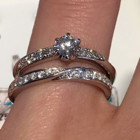 【銀座ダイヤモンドシライシの口コミ】 結婚指輪もハートアンドキューピットの質の良いダイヤモンドで、とてもキ…