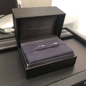 【ラザール ダイヤモンド(LAZARE DIAMOND)の口コミ】 シンプルながらも、どこのブランドでも買えるようなオーソドックスさでは…