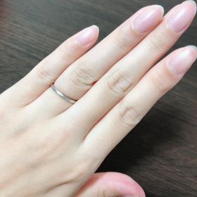 【アイプリモ(I-PRIMO)の口コミ】 とてもシンプルなのに、入っているラインがとてもキラキラ輝いてかわいく…