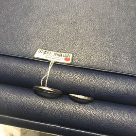 【銀座ダイヤモンドシライシの口コミ】 店長さんが持ってきて直感でこれがいいと決めました。
あとは指輪を実際に…