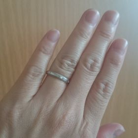 【ラザール ダイヤモンド(LAZARE DIAMOND)の口コミ】 結婚指輪は毎日つけるものなので、邪魔にならないシンプルなデザインが良…