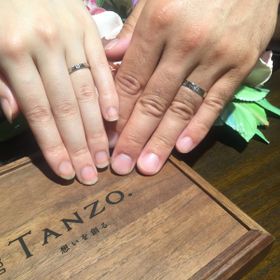 【TANZO.(鍛造指輪)の口コミ】 希望のデザインで指輪を作ってくださるところに魅力を感じました。また、…