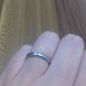 【ラザール ダイヤモンド(LAZARE DIAMOND)の口コミ】 変形に強い鍛造であることと、小さいけどダイヤがついていることが気に入…