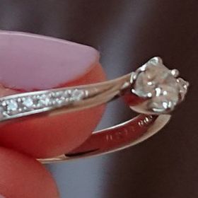 【アイプリモ(I-PRIMO)の口コミ】 指輪のデザインが一番好きだった。
婚約指輪をしまいぱなしにならず、気軽…