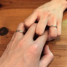 【アイプリモ(I-PRIMO)の口コミ】 コンビのリングを探しておりカルティエやティファニーなどいろいろなブラ…