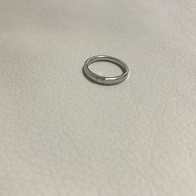 【銀座ダイヤモンドシライシの口コミ】 シンプルなものを探していたので、お店で見つけて一目惚れしました。ダイ…