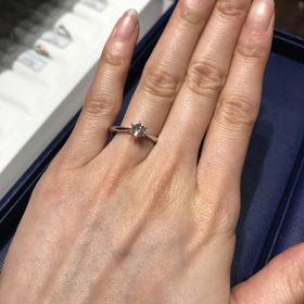 【銀座ダイヤモンドシライシの口コミ】 ブライダルフェアとの事で、ダイヤモンドが仕入れ値にて購入出来ました。
…