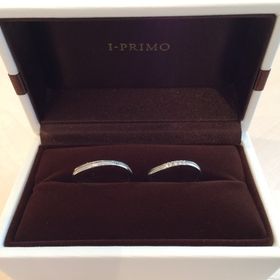 【アイプリモ(I-PRIMO)の口コミ】 奥さんと指輪を決める中で
婚約指輪とセットになるのが良かった。
婚約指…