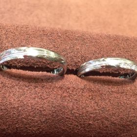 【TANZO.(鍛造指輪)の口コミ】 フルオーダーで自分達で考えたデザインの指輪が作れる点。ハッキリとした…