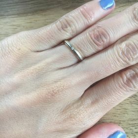 【ヴァンドーム青山(VENDOME AOYAMA)の口コミ】 こちらのミルを施したデザインのものかダイアが6連位付いているデザインの…