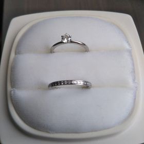 【俄(にわか)の口コミ】 一つひとつの指輪に意味があり、それが素敵だと思いました。婚約指輪は細…