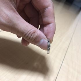 【ラザール ダイヤモンド(LAZARE DIAMOND)の口コミ】 デザインがとても洗練されていてとても気に入ったからです。
また、指につ…