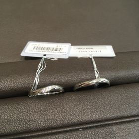 【アイプリモ(I-PRIMO)の口コミ】 先に婚約指輪を買っていたので、それに合うものを探していました。担当の…