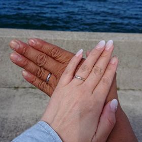 【アイプリモ(I-PRIMO)の口コミ】 妻も色々悩み、何個もつけてこれが一番しっくりきた感じで、何個かあるな…