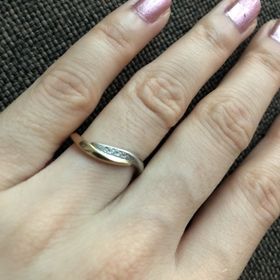 【TASAKI(タサキ)の口コミ】 このリングの色が決めてでした。ピアスやネックレス、時計など他の小物と…