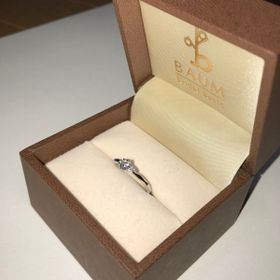 【BAUM(バーム)の口コミ】 メレダイヤの付いたダイヤのリングを条件に婚約指輪を探したところ、BAUM…