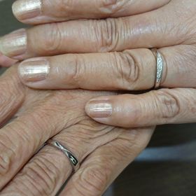 【Something Blue(サムシングブルー)の口コミ】 指輪のデザインと、ブランド名になっているSomethingBlueの意味合いがよか…