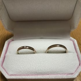 【Honey Bride(ハニーブライド)の口コミ】 プラチナで探していたが、店の店長に丈夫さ、色味、はめた時の着け心地を…