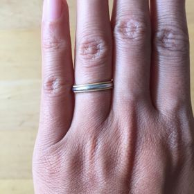 【ギンザタナカブライダル(GINZA TANAKA BRIDAL)の口コミ】 プラチナとゴールドの二色で、ゴールドのミル打ちが、キラキラしていて、…