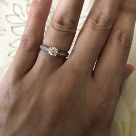 【カルティエ(Cartier)の口コミ】 たくさんの店舗の指輪を見ましたが、カルティエが一番綺麗なデザインで、…