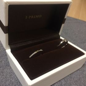 【アイプリモ(I-PRIMO)の口コミ】 カーブがあるので指が細身に見える、また着けていても厚みがないので違和…