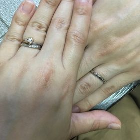 【アイプリモ(I-PRIMO)の口コミ】 婚約指輪は一目惚れです。
ピンクゴールドが入っているのが
とても可愛く…