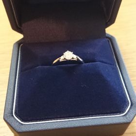 【銀座ダイヤモンドシライシの口コミ】 元々メレの指輪が欲しくて、色々なブランドさんの指輪を見せて頂いた結果…