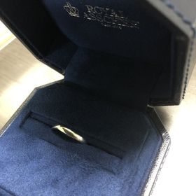 【ROYAL ASSCHER(ロイヤル・アッシャー)の口コミ】 ねじれがある指輪だったため。お互いに塾考し、ストレートのリングも考え…